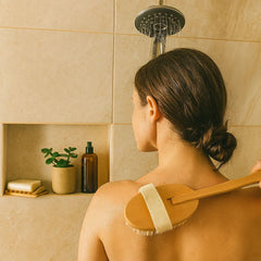 Fair Cepillo Masajeador de Bambú con Mango Largo