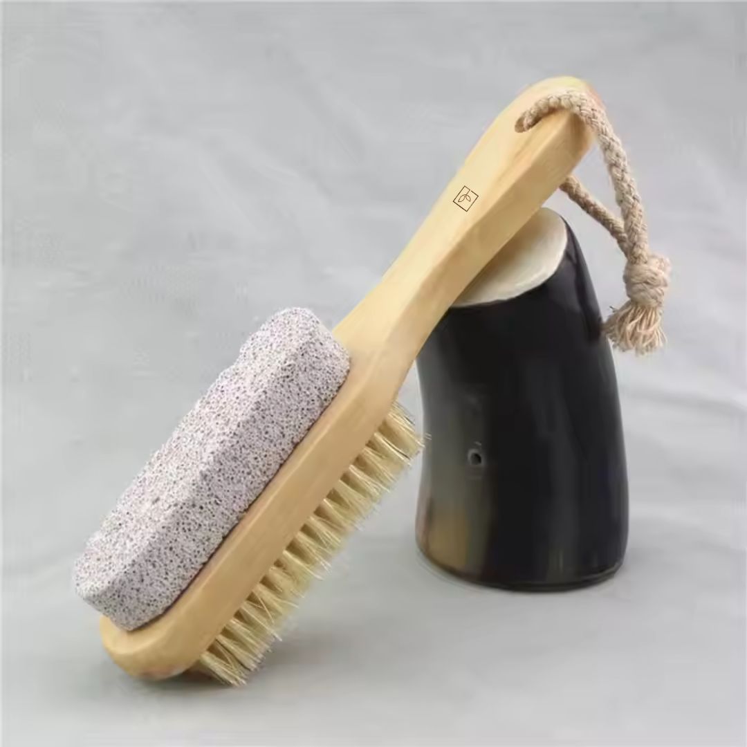 Fair Cepillo Doble Cara para Pies con Mango de Bambú, Cerdas de Sisal y Piedra Pómez